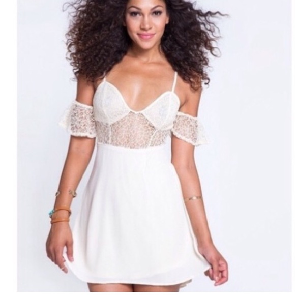 NWT Lacey caged off the shoulder dress BLACK small - Picture 7 of 7